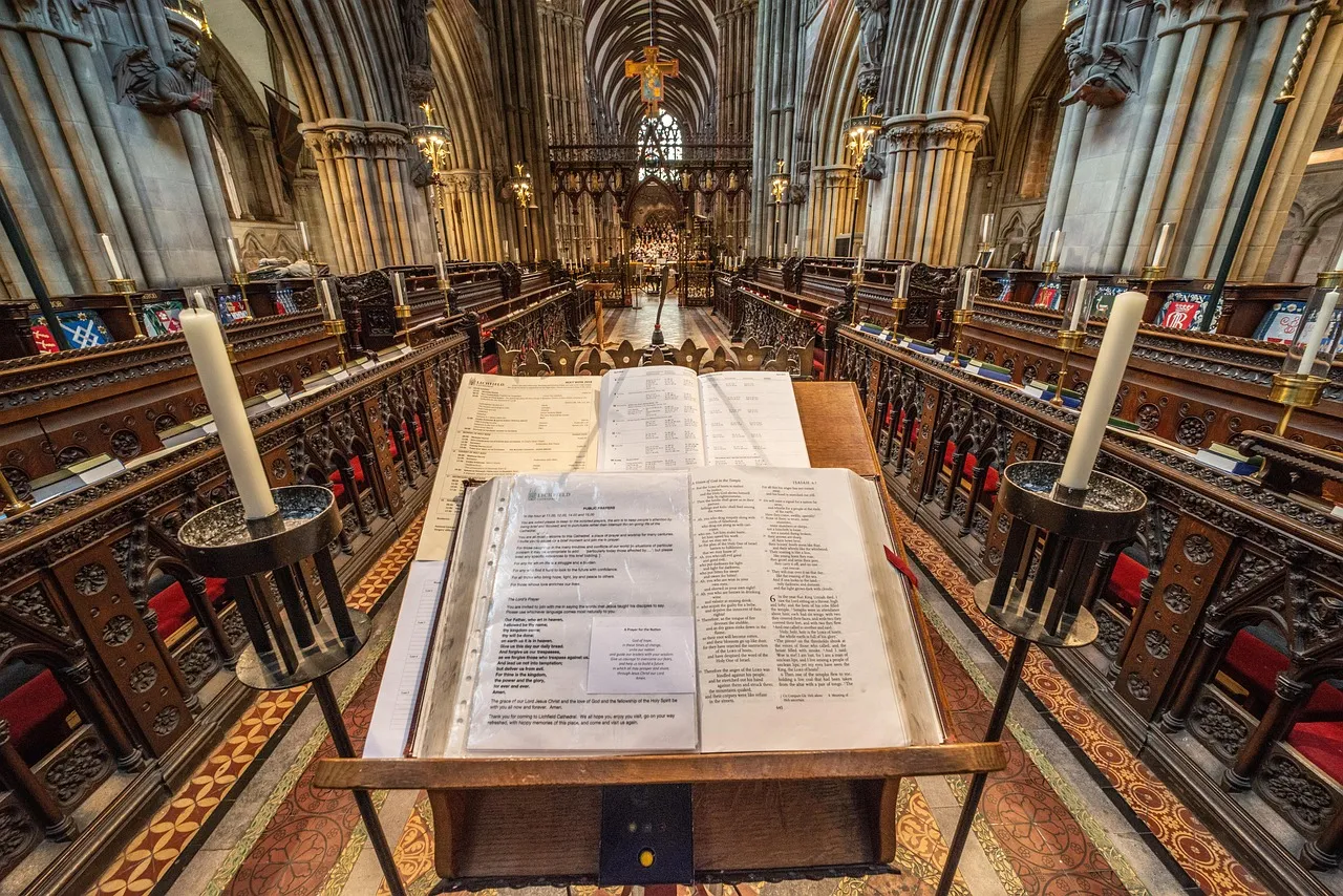 megatrumps: lichfield cathedral